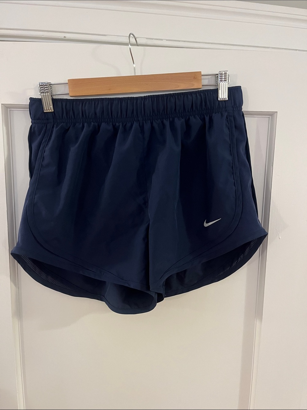 Nike lined women’s shorts (M)